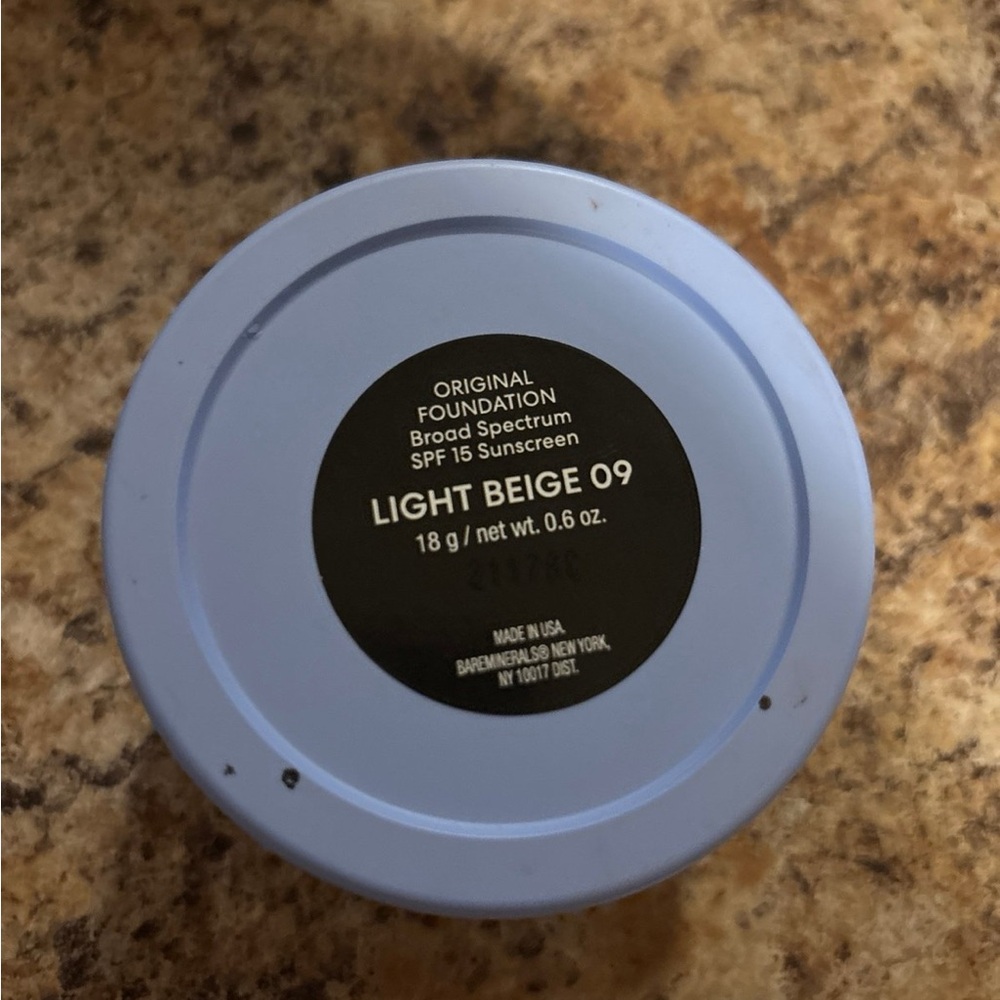 Jumbo BareMinerals Original Loose Powder Foundation in Light Beige 09 - Picture 2 of 2